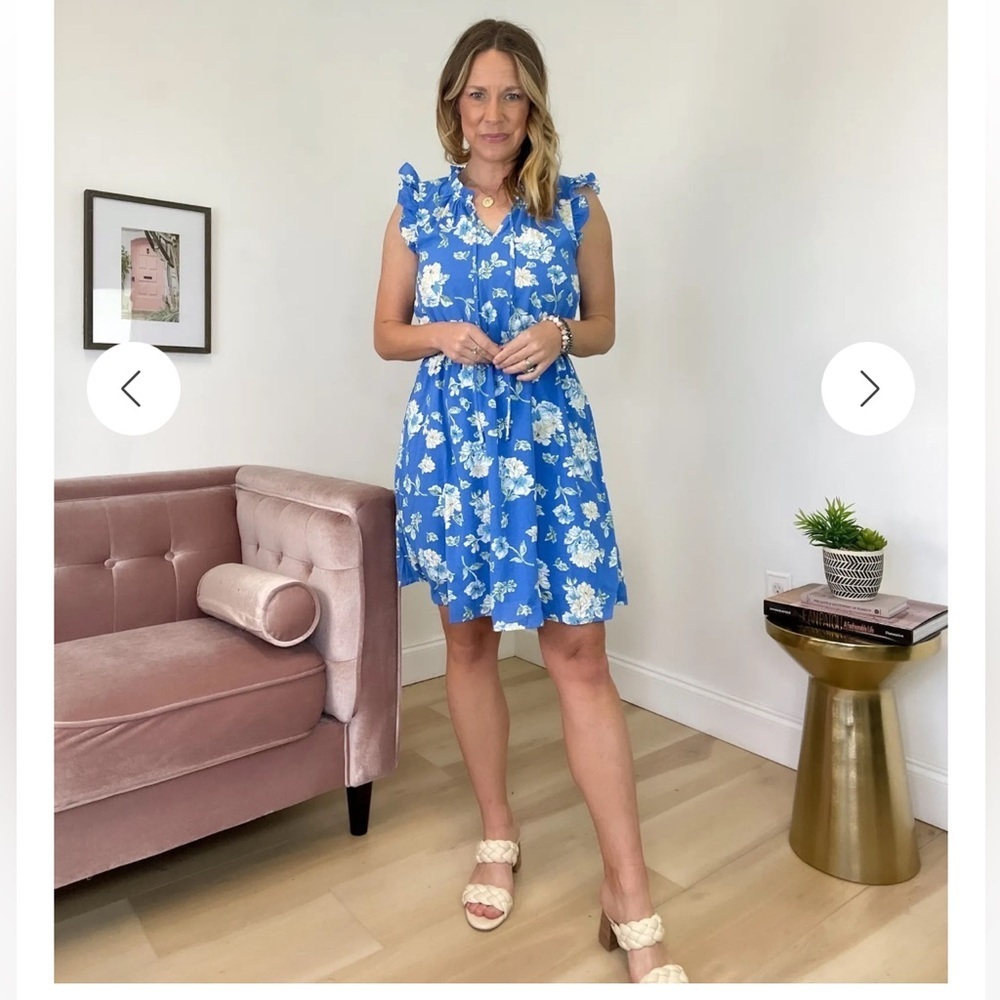 NWOT staccato dress size medium lined